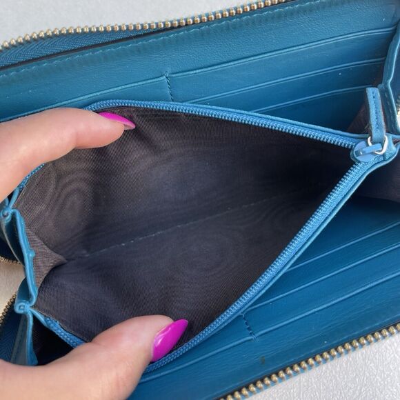 Gucci Blue Guccisima Leather Zip Around Wallet GG - Picture 14 of 14